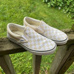 Slip On Checkerboard Vans in Turtledove/White